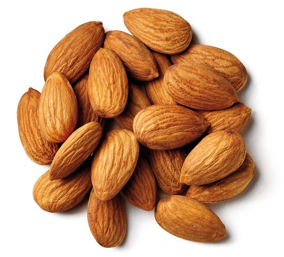 Common almond nut, Certification : ISO 9001:2008 Certified