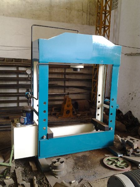 Hydraulic press, Operating Mode : Manual, Semi Automatic