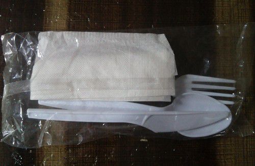 Plastic White Cutlery Set, for Kitchen, Pattern : Plain