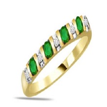 Diamond & Emerald Ring