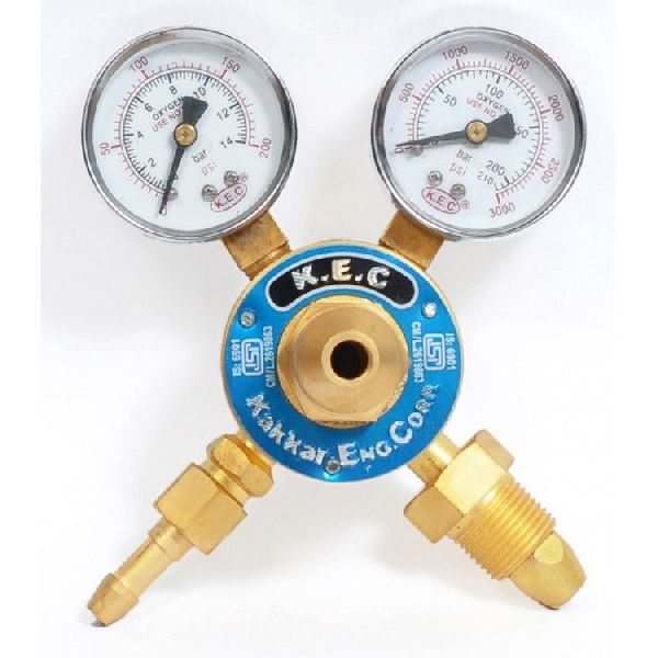 OXYGEN GAS REGULATORS