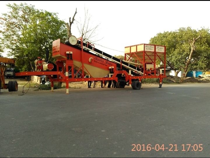 132 Kw Automatic 220V 100TPH Mobile Stone Screening Plant