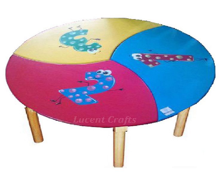 CATERPILLAR TABLE (WITH 6 CHAIRS)