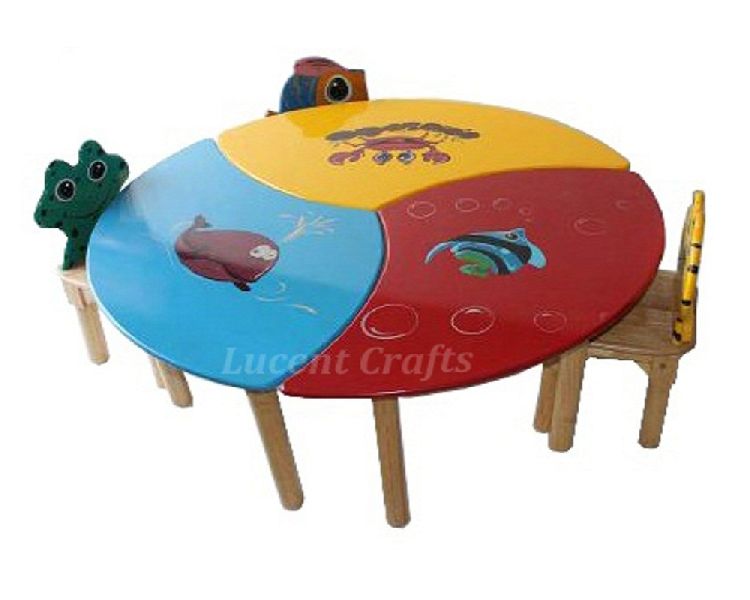CATERPILLAR TABLE (WITH 6 CHAIRS)
