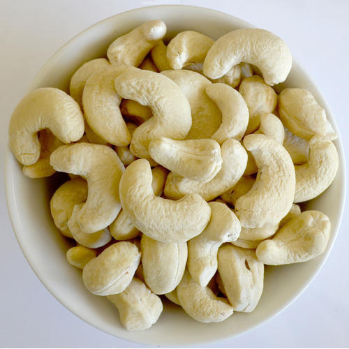 Blanched Organic Natural Cashew Nuts, for Snacks, Sweets, Packaging Type : Sachet Bag, Vacuum