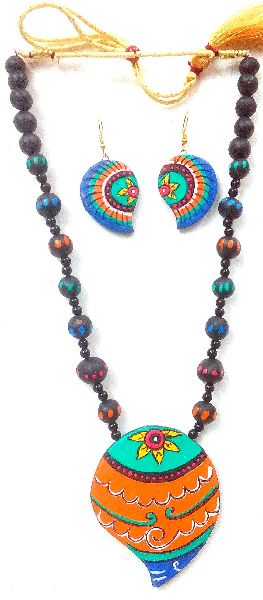 Non Polished Impressive Terracotta Necklace Sets, Pendants or Charms Type : Handpaint