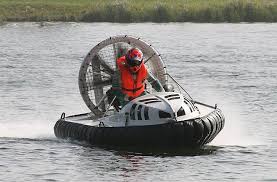 Coated Aluminium Hovercraft, Loading Capacity : 0-500kg, 1000-1500kg, 1500-2000kg, 2000-2500kg, 500-1000kg