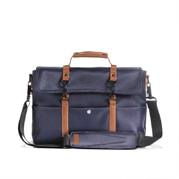 Leather Messenger Bag, for Office, Feature : Fine Finishing