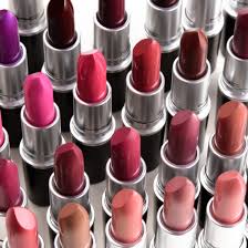 Lipsticks, Feature : Anti Bacterial, Glossy Look, Matt Finish, Moisturizing, Softness, Water Proof