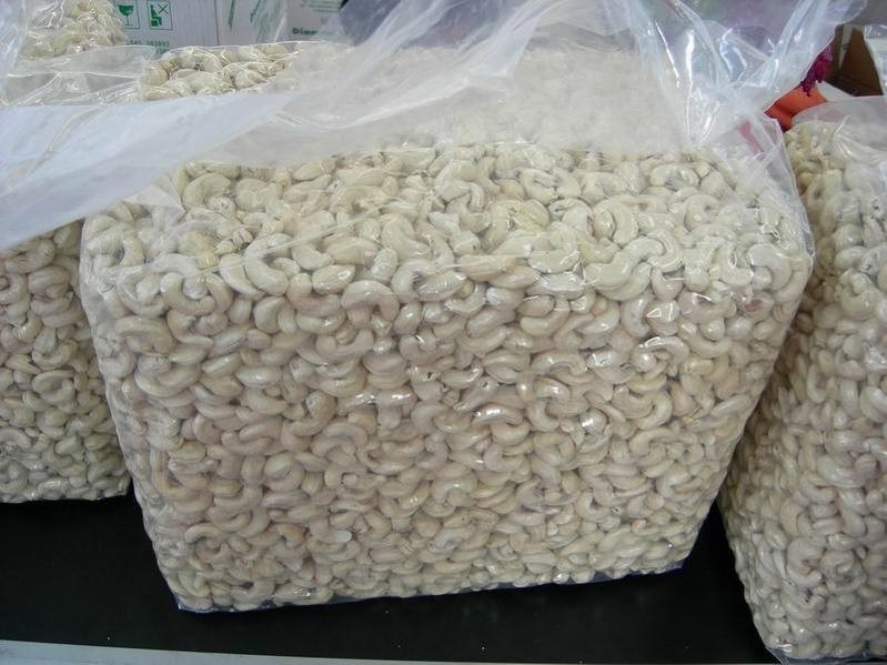 White Wholes Cashew Nut