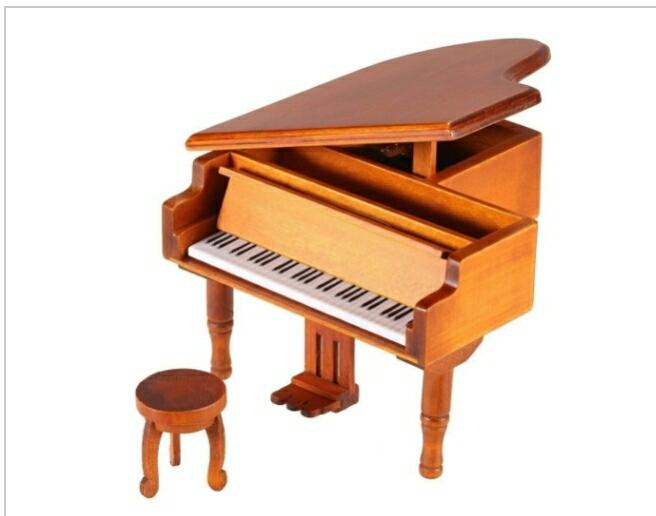 Wooden Piano Show Piece