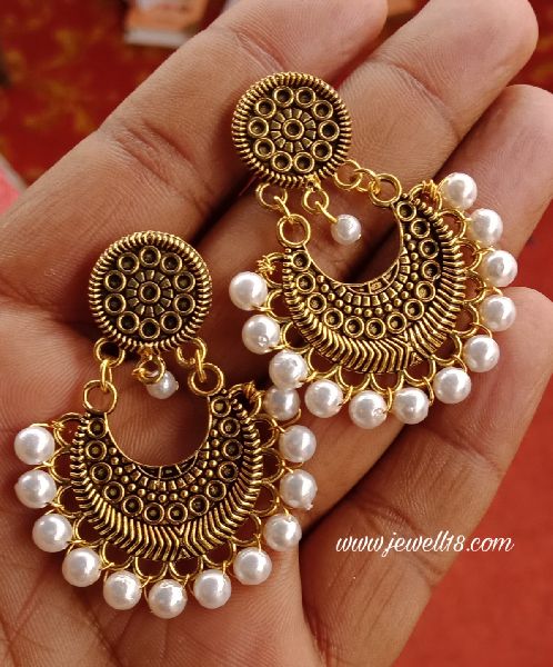 Polished White Gold Pearl Earrings, Packaging Type : Velvet Box