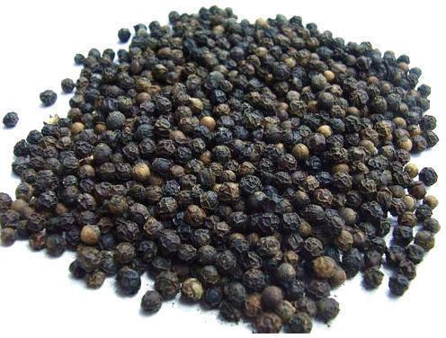 Whole Black Pepper Seeds