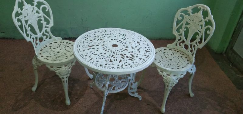 Aluminium Cast Chair Table Set (705 White)