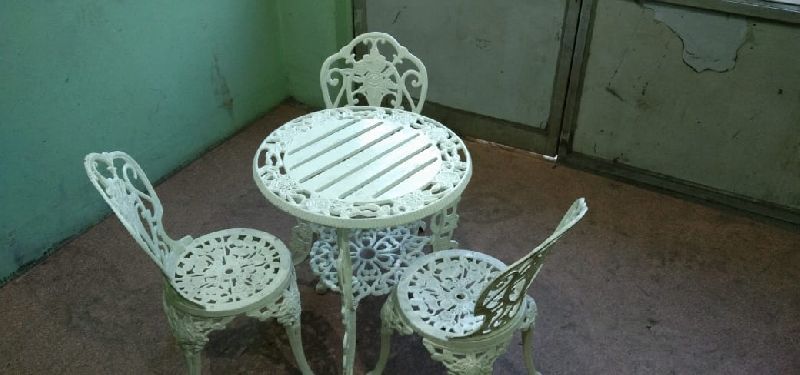 Aluminium Cast Chair Table Set (728 White)