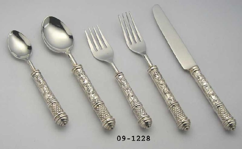 Brass Embossed Cutlery Set, for Catering, Size : Multisize