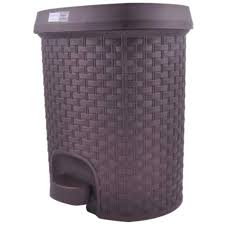 HDPE Pedal Plastic Dustbin, for Outdoor Trash, Refuse Collection, Feature : Durable, Eco-Friendly