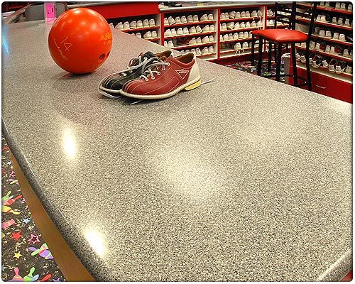 Plain Stone Solid Surface Showroom Countertops, Size : Standard