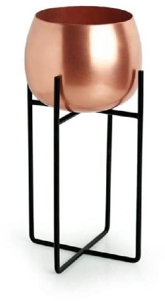 Brass Planter Stand, for Cafe, Decoration Office, Home, Hotel, Outdoor, Feature : Attractive, Durable