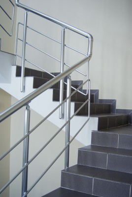 Polished Aluminum Aluminium Railing, for Staircase Use, Balcony, Feature : Corrosion Proof, Easy To Fit