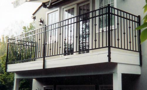 Polished Mild Steel Railing, for Staircase Use, Balcony, Feature : Corrosion Proof, Easy To Fit, Fine Finishing