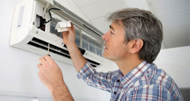 Air conditioner repairing service