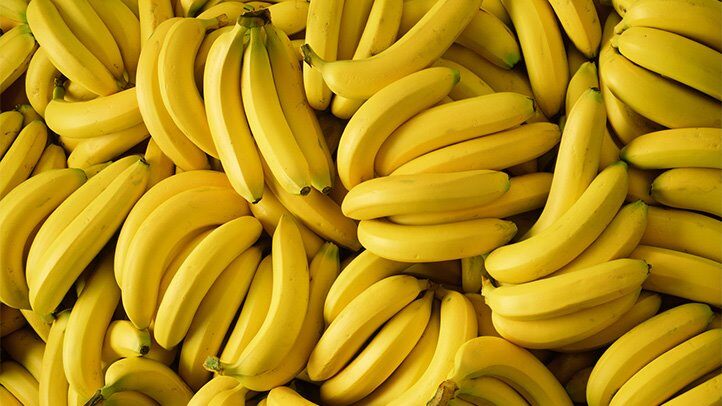 Common fresh banana, for Food, Juice, Snacks, Feature : Healthy Nutritious