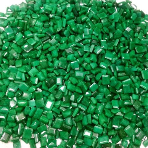 Mix Cut Gemstone Beryl Emerald Stone, Color : Green