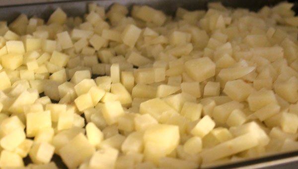 Cube Common Frozen Potato, for Cooking, Restaurant, Snacks, Packaging Type : Plastic Bag