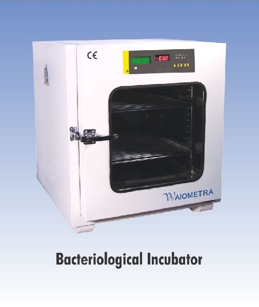 Triple Walled Bacteriological Incubator