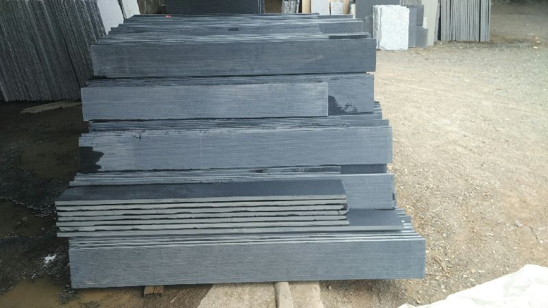 Rectangular Polished Tiles Riser Black Limestone Slabs, Feature : Acid Resistant, Heat Resistant