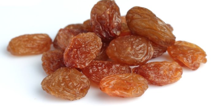 Elongated Brown Raisins, Taste : Sweet