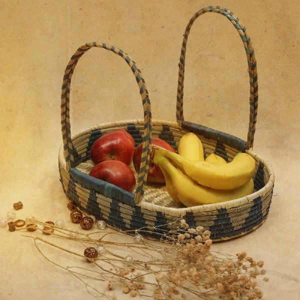 Natural 100-200 Gm Sabai Grass Fruits Basket, Style : Antique