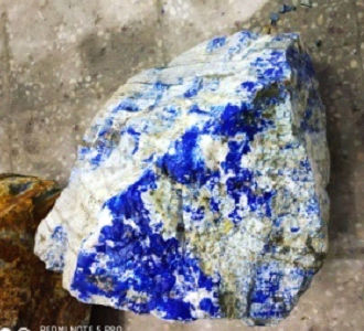 Plain Lapis Lazuli Rough Stone, Feature : Crack Resistance, Optimum Strength