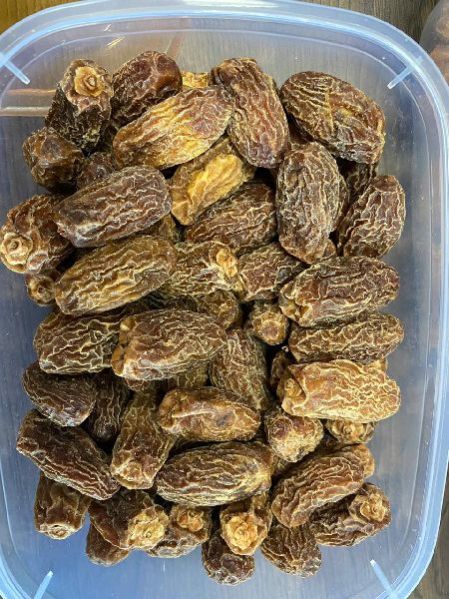 Raw dry dates
