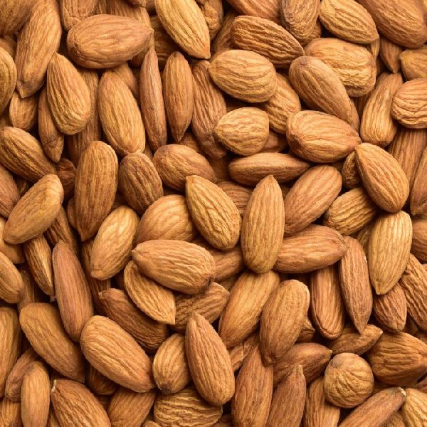 Common almond nuts, Shelf Life : 1year