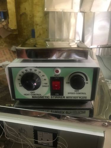 Magnetic Stirrer with Hot Plate, for Laboratory, Certification : CE Certified