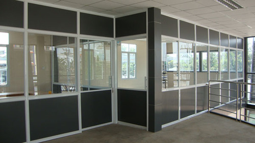 Polished Plain Aluminum Office Partition, Feature : Attractive Design, Fine Finishing