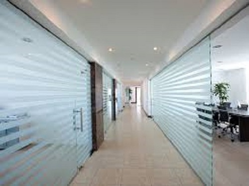 Polished Frameless Glass Partition, for Hotel, Mall, Office, Feature : Attractive Design, Excellent Strength