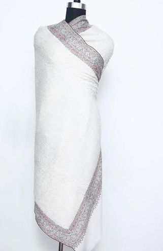 UAAC Pashmina Towel Shawl, Feature : Breathable, Comfortable, Easily Washable