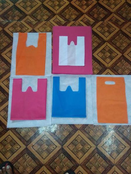 Non Woven W Cut Bags, for Goods Packaging, Shopping, Pattern : Plain