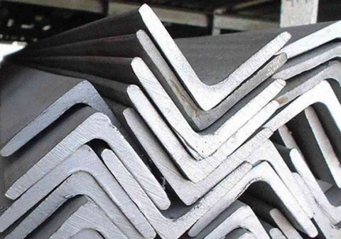 Stainless Steel Angle, Length : Upto 6 Meters