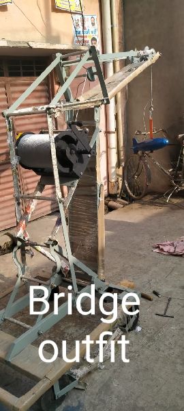 Bridge Outfit Measuring Crane