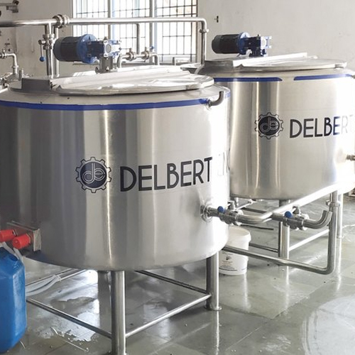 Stainless Steel Storage Tank With Agitator, for Chemical Industry, Pharmaceutical Industry, Dairy Plants etc.