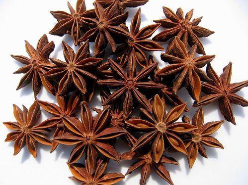 Raw Natural Star Anise, for Cooking, Spices, Food Medicine, Cosmetics, Packaging Type : Plastic Pouch