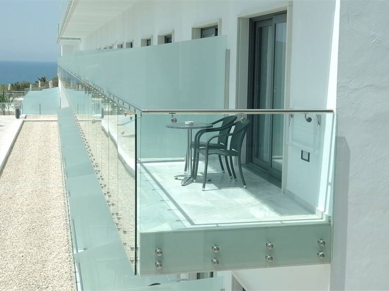 Polished Balcony Railing Glass, Length : 10ft