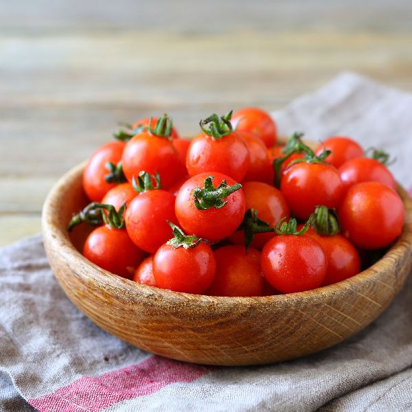 Organic Fresh Cherry Tomato, Packaging Size : 40-50kg