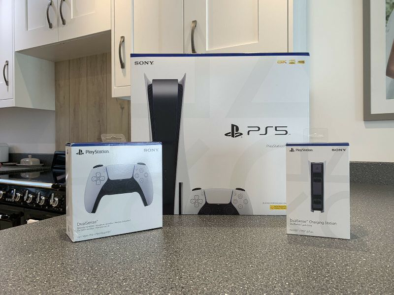 PlayStation 5, Packaging Type : Black, White for Gaming Use