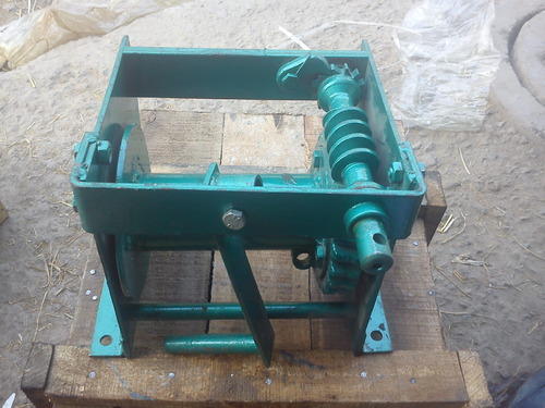 KMT Mild Steel Manual Hand Winch, for Weight Lifting, Size : Standard
