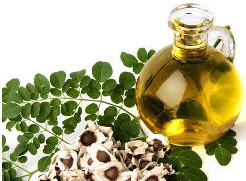 Organic Moringa Oil, for Agriculture, Medicine, Feature : Freshness, Purity